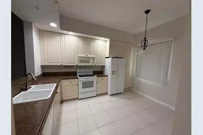 20 Harbour Isle Drive W #Ph01, Fort Pierce, FL 34949 - Photo 2