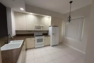 20 Harbour Isle Dr W, Fort Pierce, FL 34949 - Photo 2