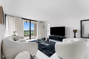 2425 Presidential Way, West Palm Beach, FL 33401 - Photo 8
