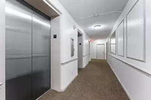 2425 Presidential Way, West Palm Beach, FL 33401 - Photo 2