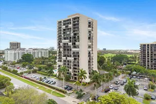 2425 Presidential Way, West Palm Beach, FL 33401 - Photo 24