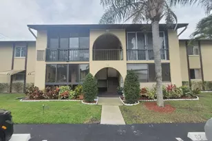 320 Pine Ridge Cir, Greenacres, FL 33463 - Photo 2