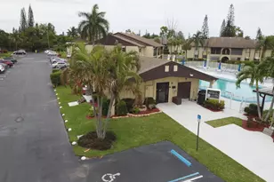 320 Pine Ridge Cir, Greenacres, FL 33463 - Photo 56