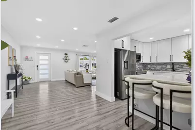 326 Alhambra Place, West Palm Beach, FL 33405 - Photo 12