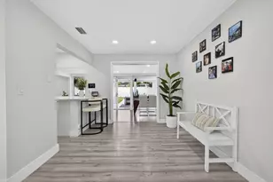 326 Alhambra Pl, West Palm Beach, FL 33405 - Photo 14