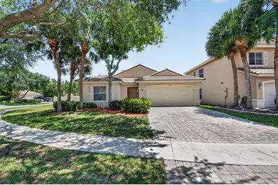 3746 Torres Circle, West Palm Beach, FL 33409 - Photo 2