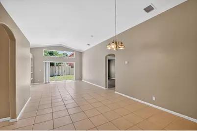3746 Torres Circle, West Palm Beach, FL 33409 - Photo 8
