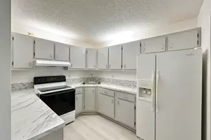 102 Lake Pine Cir, Greenacres, FL 33463 - Photo 2