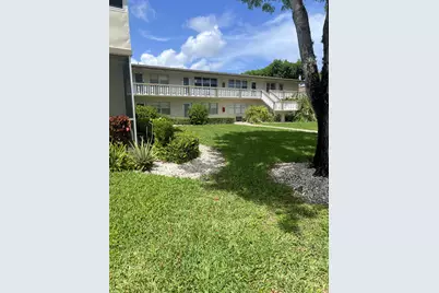 52 Dorchester, West Palm Beach, FL 33417 - Photo 2