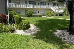 52 Dorchester, West Palm Beach, FL 33417 - Photo 2