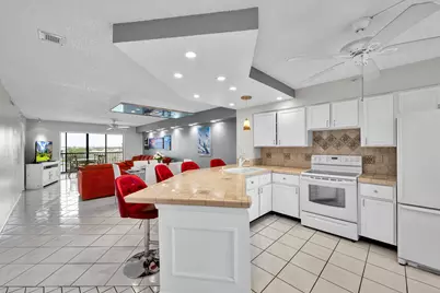 2205 S Cypress Bend Drive #801, Pompano Beach, FL 33069 - Photo 2