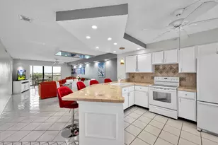 2205 S Cypress Bend Dr, Pompano Beach, FL 33069 - Photo 2