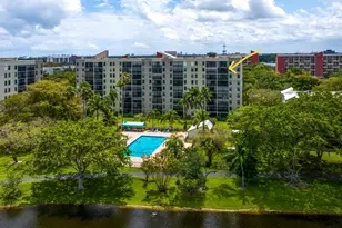 2205 S Cypress Bend Dr, Pompano Beach, FL 33069 - Photo 20