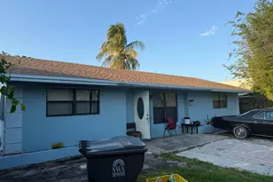 4973 Pineaire Ln, West Palm Beach, FL 33417 - Photo 2