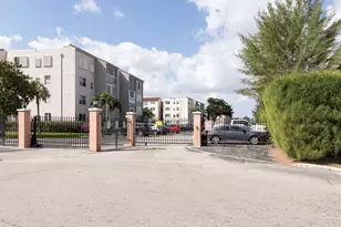 2851 Somerset Dr, Lauderdale Lakes, FL 33311 - Photo 28