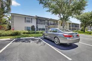 9101 Jacaranda Ln, Plantation, FL 33324 - Photo 2