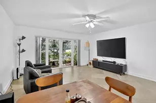 9101 Jacaranda Ln, Plantation, FL 33324 - Photo 10