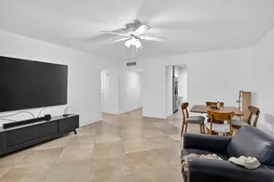 9101 Jacaranda Ln, Plantation, FL 33324 - Photo 8