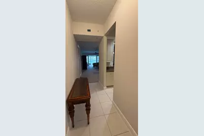 11 W Harbour Isle Dr W #105, Fort Pierce, FL 34949 - Photo 2
