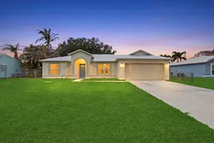 2574 SE Richmond St, Port Saint Lucie, FL 34952 - Photo 2