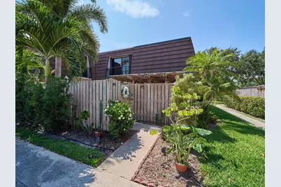 803 8th Lane, Palm Beach Gardens, FL 33418 - Photo 1