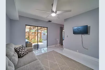 803 8th Lane, Palm Beach Gardens, FL 33418 - Photo 8
