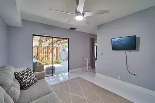 803 8th Ln, Palm Beach Gardens, FL 33418 - Photo 8