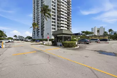 5600 N Flagler Drive #1110, West Palm Beach, FL 33407 - Photo 4