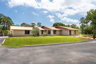 11001 SW Hawk View Cir, Stuart, FL 34997 - Photo 2
