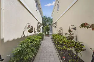 306 Salinas Dr, Palm Beach Gardens, FL 33410 - Photo 6
