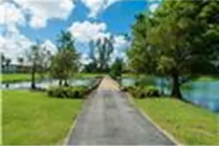 9720 S Hollybrook Lake Dr, Pembroke Pines, FL 33025 - Photo 80