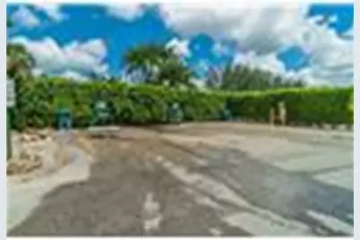 9720 S Hollybrook Lake Drive #205, Pembroke Pines, FL 33025 - Photo 56