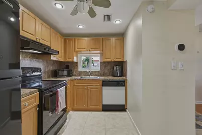 9720 S Hollybrook Lake Drive #205, Pembroke Pines, FL 33025 - Photo 12