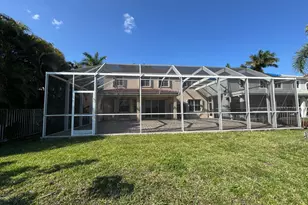 898 Tulip Cir, Weston, FL 33327 - Photo 4