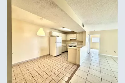 251 W Palm Cir W #206, Pembroke Pines, FL 33025 - Photo 1