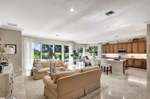 11556 Villa Vasari Dr, Palm Beach Gardens, FL 33418 - Photo 10