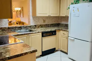 7286 Huntington Ln, Delray Beach, FL 33446 - Photo 6