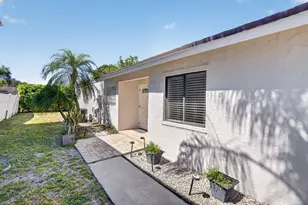 7 Kyle Way, Boynton Beach, FL 33426 - Photo 2