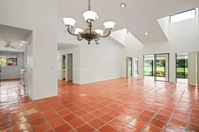 6888 Fountains Circle, Lake Worth, FL 33467 - Photo 8