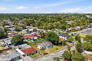 1129 NW 105th St, Miami, FL 33150 - Photo 26