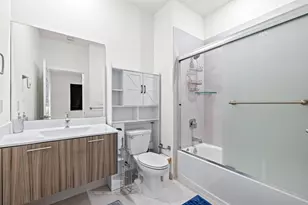 8055 NW 104th Ave, Doral, FL 33178 - Photo 14