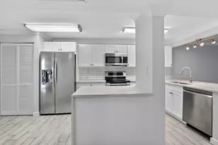 8 Royal Palm Way, Boca Raton, FL 33432 - Photo 6