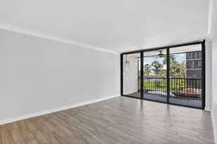 8 Royal Palm Way, Boca Raton, FL 33432 - Photo 10