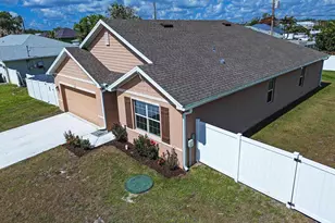 557 SW Columbus Dr, Port Saint Lucie, FL 34953 - Photo 4