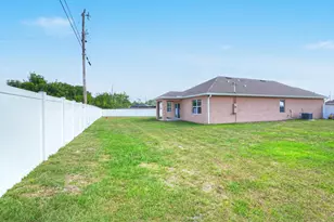 557 SW Columbus Dr, Port Saint Lucie, FL 34953 - Photo 44