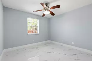 104 Oxford Ct, Royal Palm Beach, FL 33411 - Photo 24