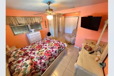 743 W 55th Place, Hialeah, FL 33012 - Photo 8
