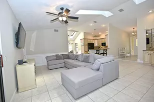 19 Dunbar Rd, Palm Beach Gardens, FL 33418 - Photo 8