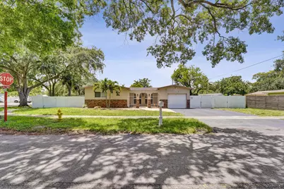 9101 SW 52nd Court, Cooper City, FL 33328 - Photo 2
