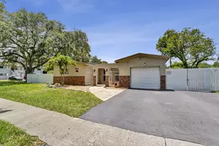 9101 SW 52nd Ct, Cooper City, FL 33328 - Photo 4